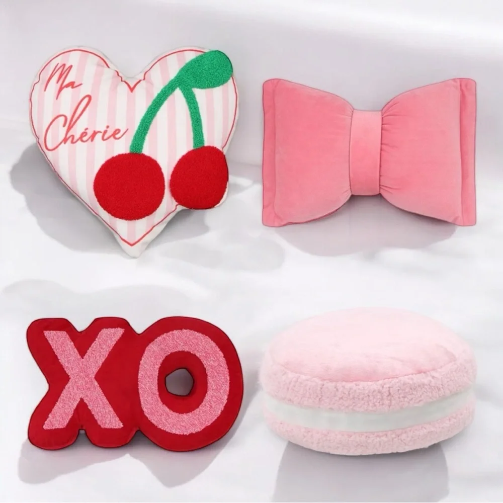 Target Valentine’s Day XO Macaron Ma Cherie Pink Bow Pillow Decor Set of 4